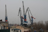 Краны в порту